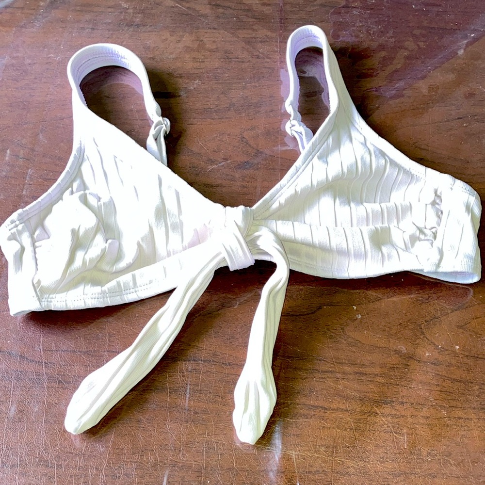 Xhilaration Striped very light lavender Bikini top only EUC Medium
